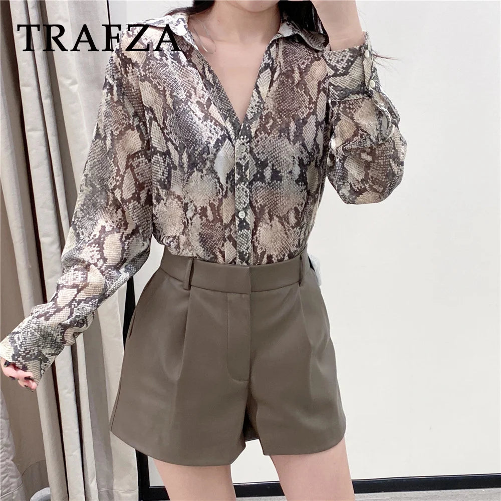 TRAFZA Autumn Winter Fashion Women Shorts Vintage PU Leather Shorts High Waist Undefined Trousers Female Office Wear Shorts