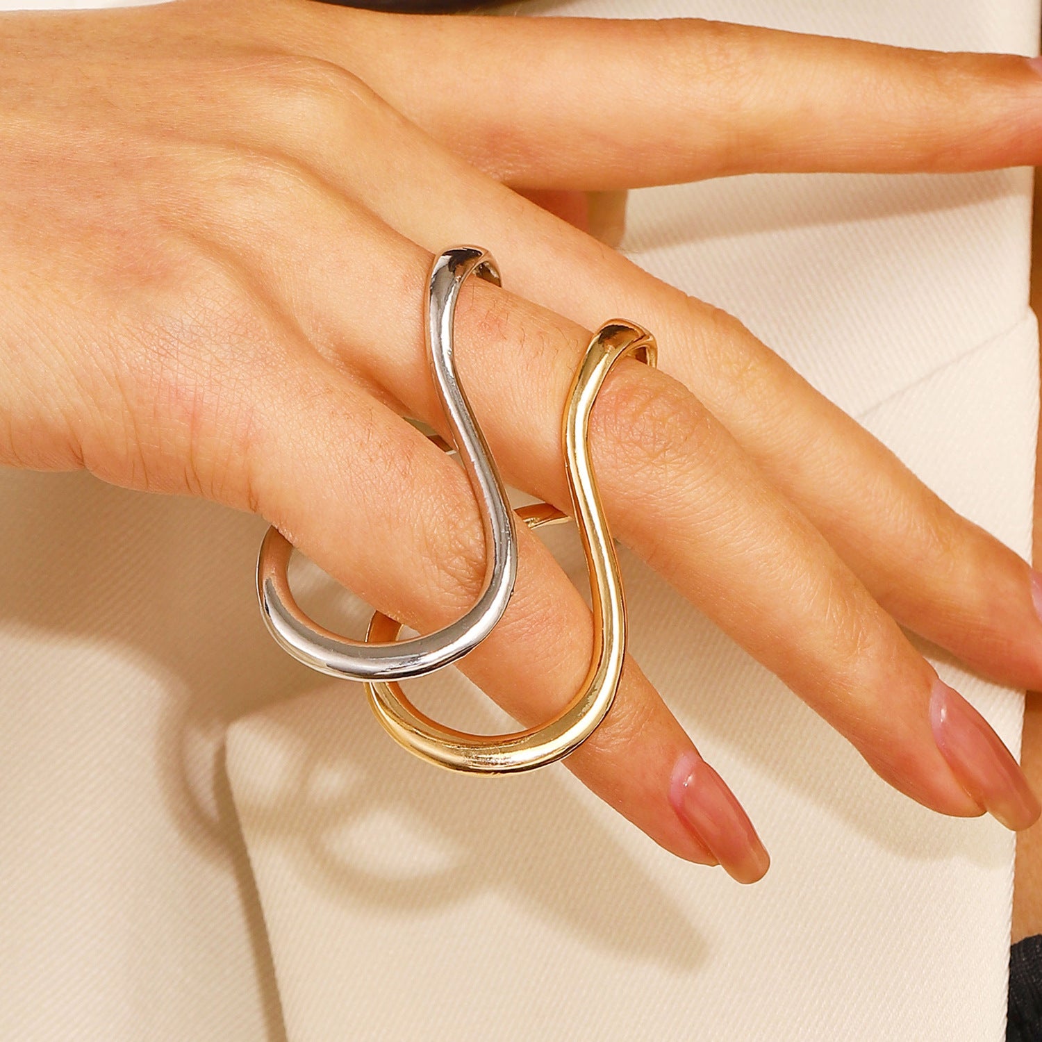 Alloy Mobius Strip Twisted Number 8 Creative Ring