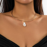 Women's Fashion Temperament Shaped Pearl Pendant Choker Necklace