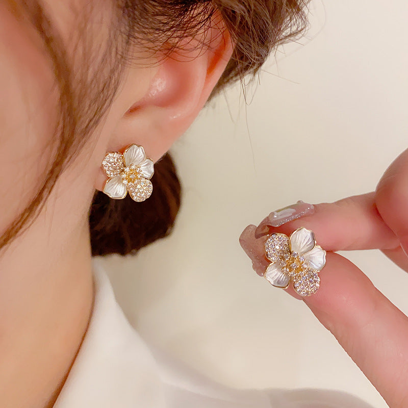 Sweet Micro-inlaid Flower Stud Earrings For Women Sterling Silver Needle Special-interest Design