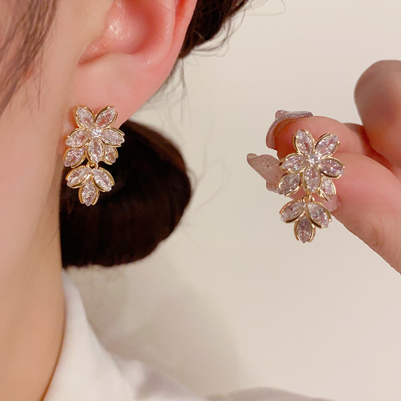 Delicate Super Shining Socialite Style Zircon Flower Eardrops Light Luxury Sterling Silver Needle