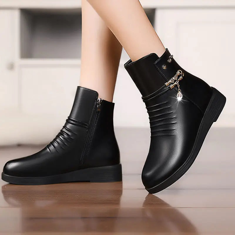 Leather Women Boots Winter Thick Wool Lined Genuine Leather Women Snow Boots Large Size Women Winter Shoes