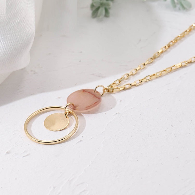 Fashion Designer Model Resin Circle Pendant Long Elegant Necklace